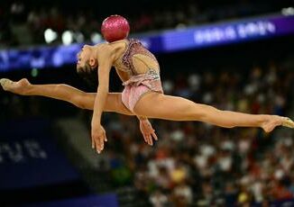 Parigi 2024, doppio bronzo: Raffaeli nella ginnastica ritmica, Pizzolato nel sollevamento pesi 3 Parigi 2024 doppio bronzo Raffaeli nella ginnastica ritmica Pizzolato nel sollevamento pesi