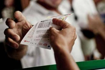 Superenalotto, numeri combinazione vincente 27 febbraio