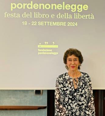 La scrittrice Azar Nafisi: ‘Amo l’Italia, dove l’acqua può diventare vino’