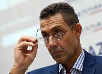Scontro tra auto in Versilia illeso il generale Vannacci