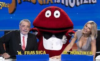 Striscia la Notizia, oggi la nuova stagione con Hunziker-Frassica e il primo 'velino' 4 Striscia la Notizia oggi la nuova stagione con Hunziker Frassica e il primo velino