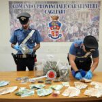 Cagliari: sequestrati oltre 1kg di marijuana e 11.000 euro, arrestato 31enne incensurato