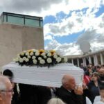 La commovente celebrazione dei funerali di Gioele: la comunità si stringe attorno al piccolo scomparso a soli 9 anni