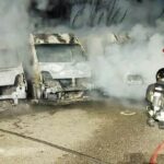 Sestu: Vigili del Fuoco spengono fiamme che devastano quattro autofurgoni