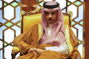 Attacco all’Iran, Arabia Saudita condanna senza citare Israele: cosa c’è dietro?