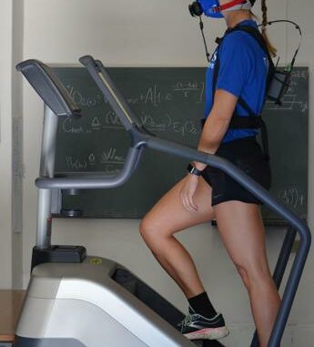 Salire le scale? Meglio a tappe che d’un fiato, si consuma di più secondo la scienza