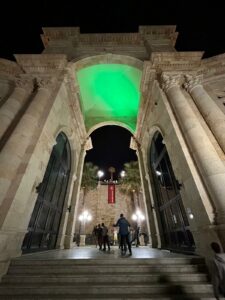 Cagliari illuminata di verde al Bastione di Saint Remy per le sindromi di PANS e PANDAS 2 WhatsApp Image 2024 10 09 at 23.30.25 2