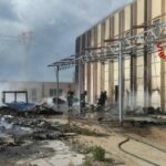Assemini, Incendio in capannone nella zona industriale di Macchiareddu: Vigili del Fuoco salvano operaio di 70 anni