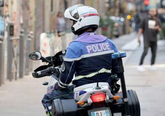 Francia, aggressione con ascia su un treno: 4 feriti, 2 sono gravi 3 Francia aggressione con ascia su un treno 4 feriti 2 sono gravi