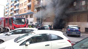 Incendio in garage condominiale a Roma, nessun ferito