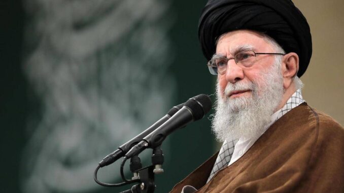 Iran, staff Khamenei e la possibile fuga in Russia: lo scenario per l’ayotallah