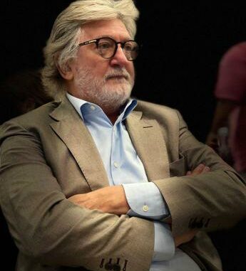 La lavorazione dell’acciaio e del legno sono diventate arte a Longarone, alla miglior fiera europea di settore: ‘Arredamont’. Railz (Eurolls): ‘con gli oggetti garlic, rendiamo l’acciaio eterno’