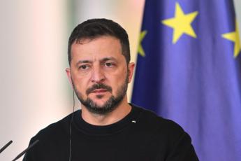Ucraina-Russia, Zelensky: “Putin non negozierà se non distruggiamo sue basi”