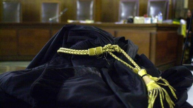 Accuse incrociate per maltrattamenti genitori-figli, giudici assolvono intera famiglia