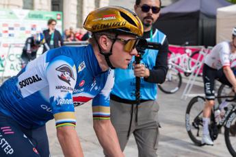Evenepoel, incidente in allenamento e corsa in ospedale