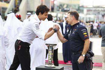 F1, Horner attacca Russell: “È isterico”. Wolff risponde: “Lui un terrier che ringhia”