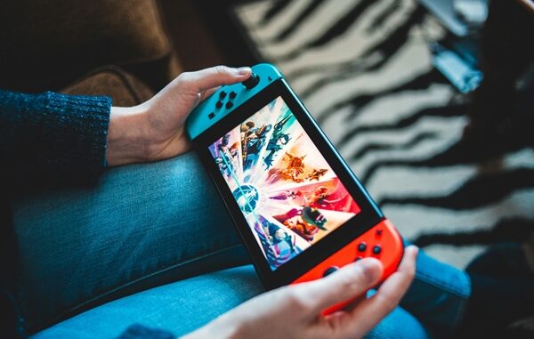 Gaming 2 dicembre 2024 erik-mclean-JHKrEcjXSi8-unsplash ridim GAMING erik-mclean-JHKrEcjXSi8