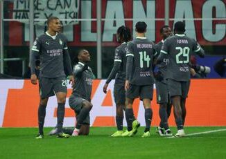Milan, il tweet di Natale fa infuriare i tifosi 5 Milan il tweet di Natale fa infuriare i tifosi