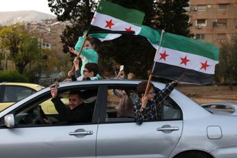 Siria, al-Jawlani: “Mondo non ha nulla da temere”. Il monito di Israele