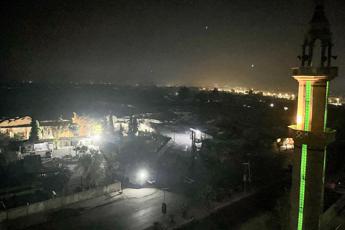 Siria, ribelli annunciano presa di Damasco: “Città libera, Assad è fuggito”