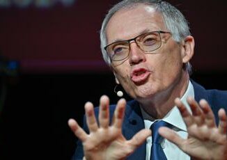 Stellantis il ceo Carlos Tavares lascia