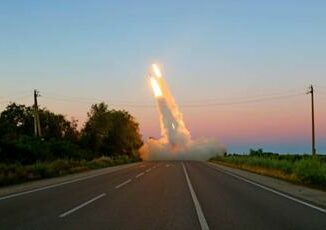 Ucraina Russia avverte Minaccia super missile e seria. Possibile incontro Trump Zelensky a Parigi