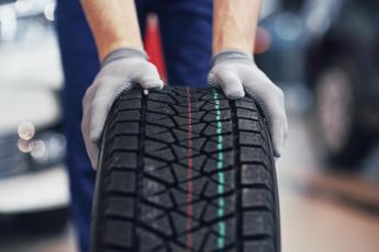 Guida all’acquisto di gomme online: vantaggi e suggerimenti utili
