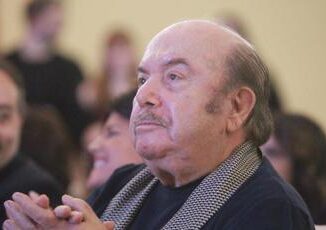 Lino Banfi sindaco per un giorno primo cittadino nella sua Canosa