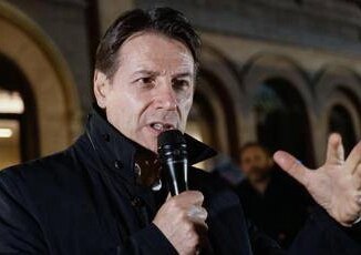 M5S in piazza contro il riarmo, Conte sente Schlein: "Pd ci sarà" 3 M5S in piazza contro il riarmo Conte sente Schlein Pd ci sara