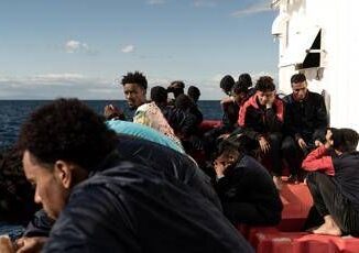 Migranti, 91 soccorsi da Ocean Viking: rianimata bimba di 7 anni 2 Migranti 91 soccorsi da Ocean Viking rianimata bimba di 7 anni