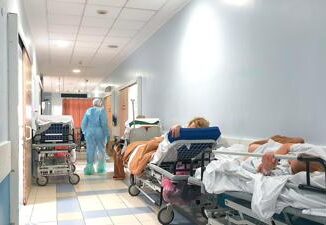 Pronto soccorso lattesa in barella raddoppia il rischio di morire
