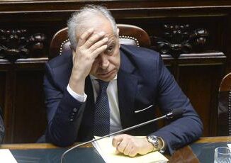 Ramy Piantedosi Fermarsi allalt primo modo per evitare il pericolo