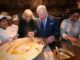 Carlo in cucina per beneficenza cosi Camilla rivendica la parita di genere nella famiglia reale
