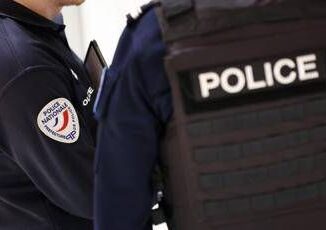 Francia arrestata ragazza americana che ha gettato dalla finestra il figlio appena nato