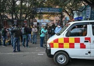 India calca alla stazione di Nuova Delhi almeno 18 morti