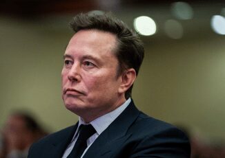 Open Ai nel mirino di Musk 974 miliardi per comprarla. Ma la risposta di Altman lo gela