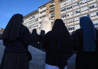 Papa Vaticano Lieve miglioramento nella criticita ma la prognosi non e sciolta