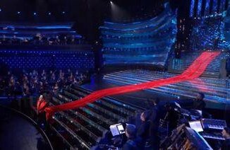 Sanremo 2025, Malgioglio tra super-velo e confessione: "Me la faccio sotto" 4 Sanremo 2025 Malgioglio tra super velo e confessione Me la faccio sotto