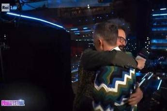 Sanremo 2025, Simone Cristicchi e Gabriele Corsi: abbraccio e commozione – Video