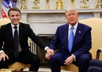 Trump Europa ha prestato soldi a Ucraina. E Macron lo corregge