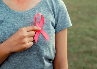 Tumori circa 48 donne non partecipa a screening seno in aiuto progetto Shield women