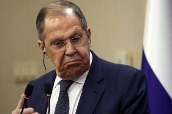 Ucraina, Russia contro Macron: “Sue parole come quelle di Hitler e Napoleone”