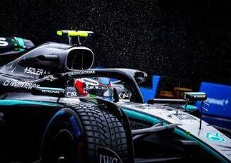 Antonelli esordio da favola in Formula 1 rimonta e quarto posto per litaliano