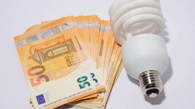 Bolletta luce e gas, dal primo luglio arriva ‘scontrino energia’