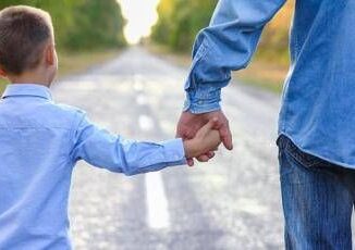 Consulta. Pro Vita Famiglia su adozioni privilegiare famiglie con padre e madre
