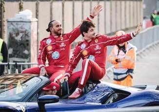 Cosa guidano Hamilton e Leclerc fuori dalla pista Le supercar e una. 500