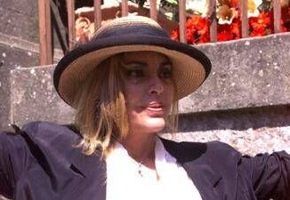 E morta Nadia Cassini bellezza mozzafiato della commedia sexy