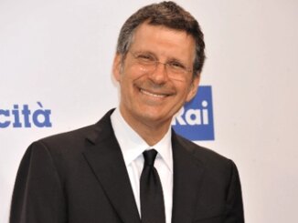 Fabrizio Frizzi, da Carlo Conti a Mara Venier: il ricordo a 7 anni dalla sua morte 3 Fabrizio Frizzi da Carlo Conti a Mara Venier il ricordo a 7 anni dalla sua morte