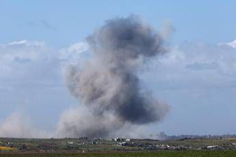 Gaza, media: “Nuovi attacchi Israele, oltre 70 morti e palazzi rasi al suolo”