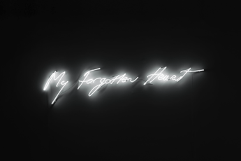Installazione di Tracey Emin all’Hotel Savoy di Firenze